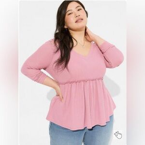 Waffle knit v-neck lace inset babydoll tee Size 2 Size 3 Flowy feminine